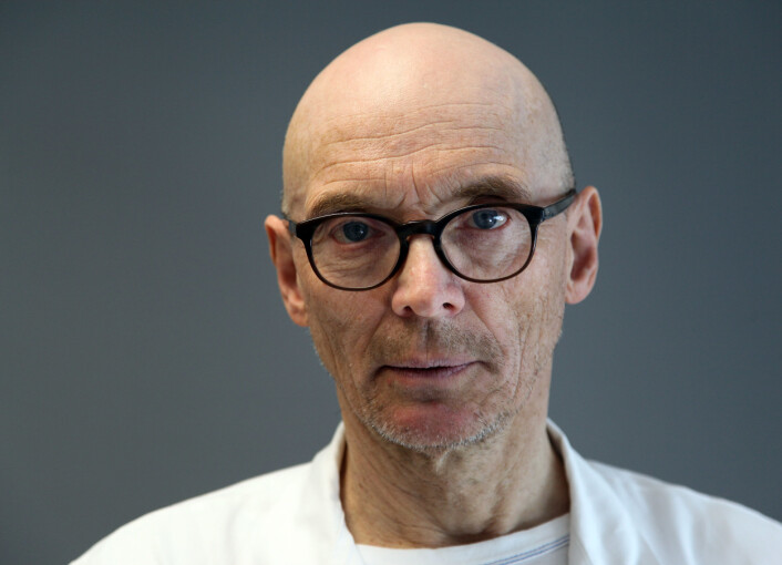 Arnt R. Johannessen skulle ønske det var sanksjoner ved brudd på Vær Varsom-plakaten. <br>Foto: Finnmarkssykehuset Arnt R. Johannessen skulle ønske det var sanksjoner ved brudd på Vær Varsom-plakaten. <br>Foto: Finnmarkssykehuset