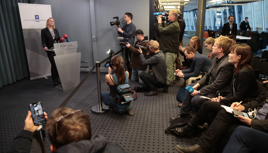 Pressekonferanse i Nydalen i forbindelse med at Sylvi Listhaug (Frp) går av som justisminister. Foto: Håkon Mosvold Larsen / NTB scanpix Pressekonferanse i Nydalen i forbindelse med at Sylvi Listhaug (Frp) går av som justisminister. Foto: Håkon Mosvold Larsen / NTB scanpix