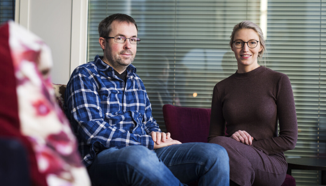 Journalistene Øyvind Engan og Mona Grivi Norman i VG jobbet i månedsvis med å avsløre skader på Norges broer, samt mange regelbrudd fra Statens vegvesen. Fotograf Jørgen Baastad og designer (og broingeniør) Sondre Nilsen jobbet også med prosjektet. Foto: Kristine Lindebø Journalistene Øyvind Engan og Mona Grivi Norman i VG jobbet i månedsvis med å avsløre skader på Norges broer, samt mange regelbrudd fra Statens vegvesen. Fotograf Jørgen Baastad og designer (og broingeniør) Sondre Nilsen jobbet også med prosjektet. Foto: Kristine Lindebø