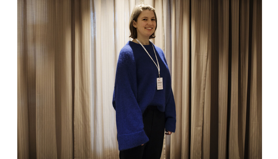 Cornelia Kristiansen fra Dagbladet innledet foredraget sitt med å si at man ikke skulle høre på Mark Zuckerberg. Foto: Andrea Gjestvang Cornelia Kristiansen fra Dagbladet innledet foredraget sitt med å si at man ikke skulle høre på Mark Zuckerberg. Foto: Andrea Gjestvang