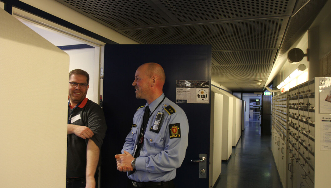 Jørgen Dahl Kristensen fra Budstikka og fungerende leder for operasjonssentralen Runar Skarstein i Oslo-politiet. Foto: Martin Huseby Jensen Jørgen Dahl Kristensen fra Budstikka og fungerende leder for operasjonssentralen Runar Skarstein i Oslo-politiet. Foto: Martin Huseby Jensen