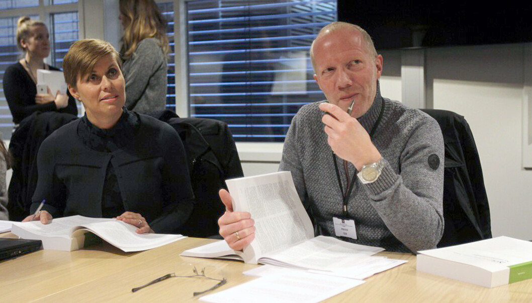 NJs medieadvokat Ina Lindahl Nyrud og generalsekretær Arne Jensen i Norsk Redaktørforening på pressemøtet. Foto: Glenn Slydal Johansen NJs medieadvokat Ina Lindahl Nyrud og generalsekretær Arne Jensen i Norsk Redaktørforening på pressemøtet. Foto: Glenn Slydal Johansen