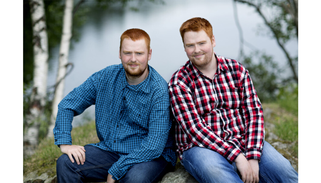 Bildet av brødrene Roy og Remy Mattson (22) er en av Nerbøs favoritter blant over 200 portretter. Snart blir det bok. Foto: Odd E. Nerbø Bildet av brødrene Roy og Remy Mattson (22) er en av Nerbøs favoritter blant over 200 portretter. Snart blir det bok. Foto: Odd E. Nerbø