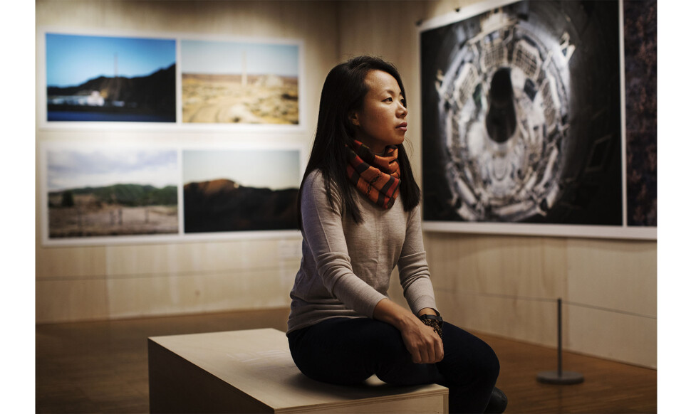 Årets fredsprisfotograf har reist så tett på grensen til Nord-Korea som mulig for å fotografere atomtrusselen