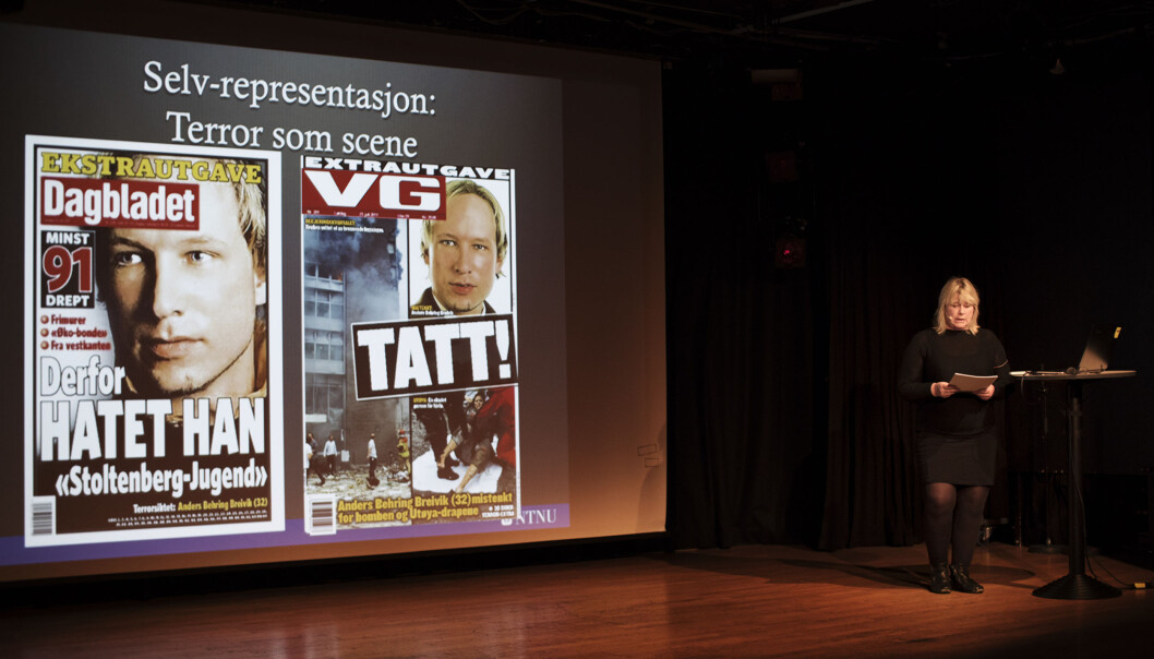 Professor ved NTNU, Anne Gjelsvik, analyserer bildebruken av Anders Behring Breivik på Trondheim Dokumentarfestival. Foto: Andrea Gjestvang Professor ved NTNU, Anne Gjelsvik, analyserer bildebruken av Anders Behring Breivik på Trondheim Dokumentarfestival. Foto: Andrea Gjestvang