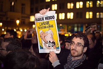 To år etter terrorangrepet mot redaksjonen er det rettet nye drapstrusler mot satiremagasinet Charlie Hebdo