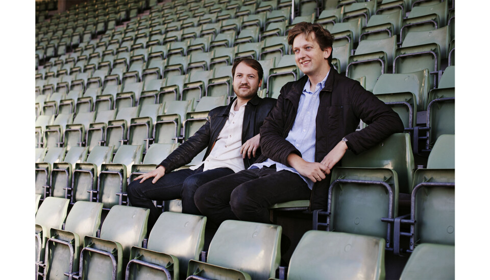 F.v. Fredrik Varfjell og Jon Olav Nesvold på Bislett Stadion i Oslo. De er klare for å dekke idrettsmesterskap og kamper med norsk deltakelse. Foto: Andrea Gjestvang F.v. Fredrik Varfjell og Jon Olav Nesvold på Bislett Stadion i Oslo. De er klare for å dekke idrettsmesterskap og kamper med norsk deltakelse. Foto: Andrea Gjestvang