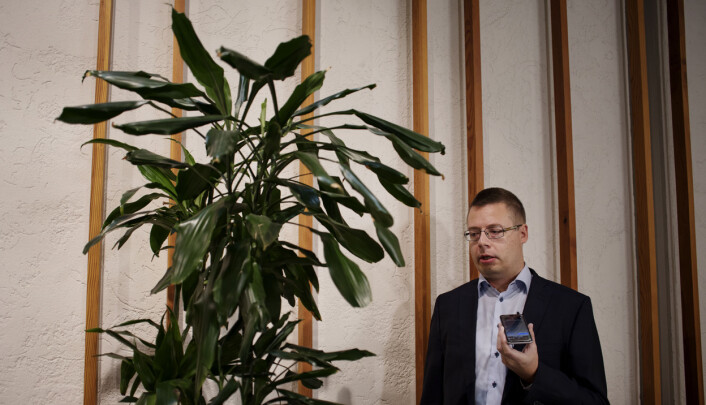 NRKs Olav Rønneberg vil gjerne vite hvorfor politiet ikke meldte ifra om drapsforsøket. Arkivfoto: Andrea Gjestvang NRKs Olav Rønneberg vil gjerne vite hvorfor politiet ikke meldte ifra om drapsforsøket. Arkivfoto: Andrea Gjestvang