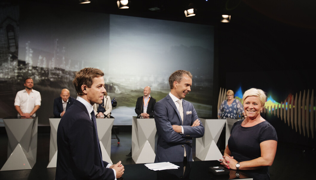 Krf-leder Knut Arild Hareide sammen med programleder Jarle Roheim Håkonsen og Frp-leder Siv Jensen. Foto: Andrea Gjestvang Krf-leder Knut Arild Hareide sammen med programleder Jarle Roheim Håkonsen og Frp-leder Siv Jensen. Foto: Andrea Gjestvang