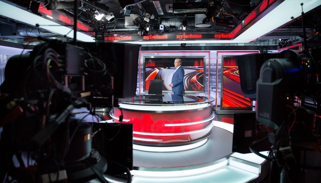 Nyhetsanker Arill Riise ledet TV 2 Nyhetenes aller siste sending fra TV 2-huset på Nøstet i Bergen. Foto: Eivind Senneset/TV 2 Nyhetsanker Arill Riise ledet TV 2 Nyhetenes aller siste sending fra TV 2-huset på Nøstet i Bergen. Foto: Eivind Senneset/TV 2