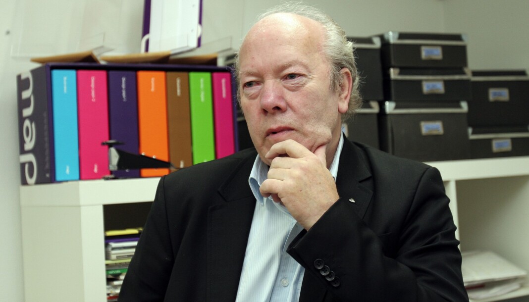 Pressenestor Nils E. Øy mener det er skremmende at Helsedirektoratet vil ha vide fullmakter til å kreve å få informasjon publisert ordrett i norske medier, både når de vil, hvor lenge de vil og hvor synlig den skal være. Arkivfoto: Birgit Dannenberg Pressenestor Nils E. Øy mener det er skremmende at Helsedirektoratet vil ha vide fullmakter til å kreve å få informasjon publisert ordrett i norske medier, både når de vil, hvor lenge de vil og hvor synlig den skal være. Arkivfoto: Birgit Dannenberg