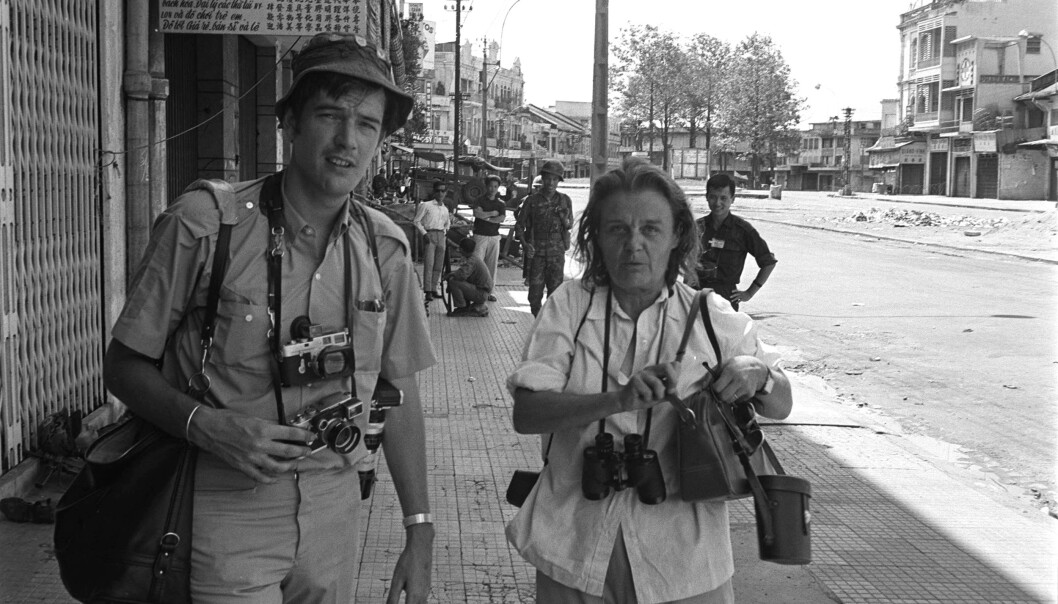 Clare Hollingworth avbildet med fotograf Tim Page. Foto: Sully, Francois Clare Hollingworth avbildet med fotograf Tim Page. Foto: Sully, Francois