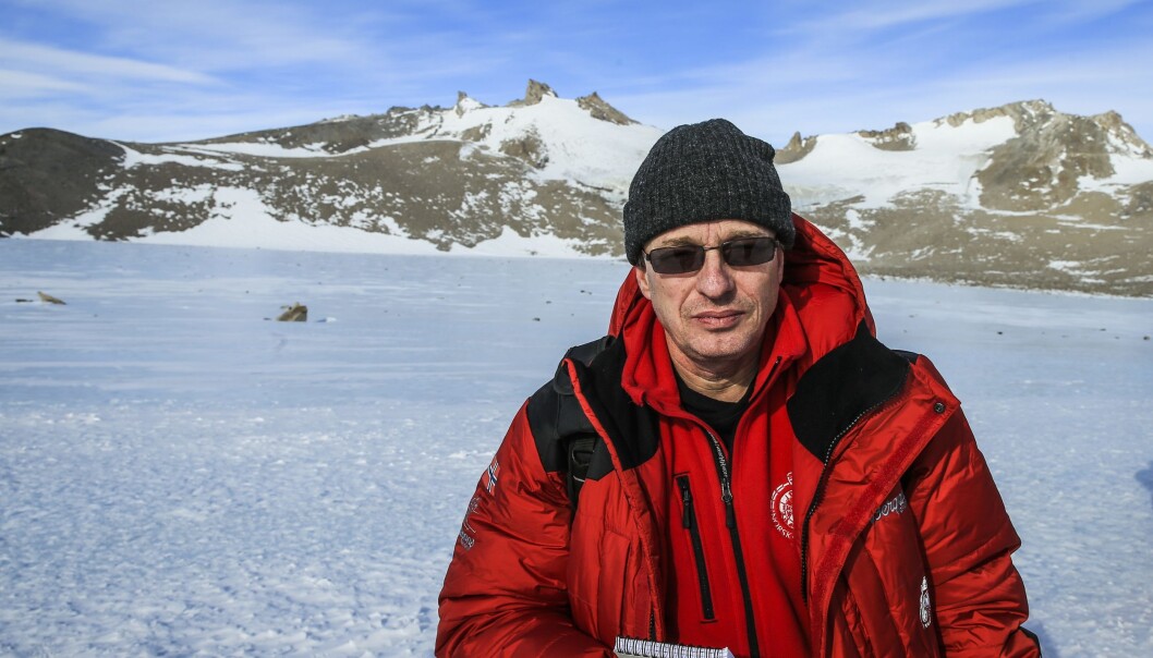 Ole Mathismoen på jobb i Antarktis. Foto: Stein J. Bjørge/Aftenposten Ole Mathismoen på jobb i Antarktis. Foto: Stein J. Bjørge/Aftenposten