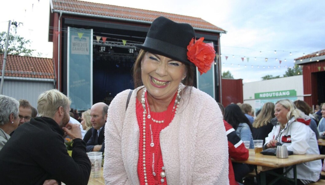Porsgrunn Dagblad satte journalist Vivi Sævik til å dekke samtlige 22 konserter på Wrightegaarden i sommer. Men hun fikk ikke skrive personlige anmeldelser. Den type kulturjournalistikk betalte seg. Foto: Porsgrunn Dagblad Porsgrunn Dagblad satte journalist Vivi Sævik til å dekke samtlige 22 konserter på Wrightegaarden i sommer. Men hun fikk ikke skrive personlige anmeldelser. Den type kulturjournalistikk betalte seg. Foto: Porsgrunn Dagblad