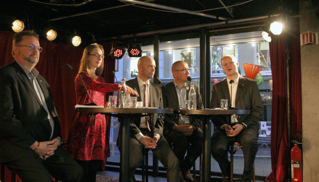 Samferdselsminister Ketil Solvik-Olsen (Frp) under en debatt om lørdagsombæringen tidligere i år. Foto: Glenn Slydal Johansen Samferdselsminister Ketil Solvik-Olsen (Frp) under en debatt om lørdagsombæringen tidligere i år. Foto: Glenn Slydal Johansen