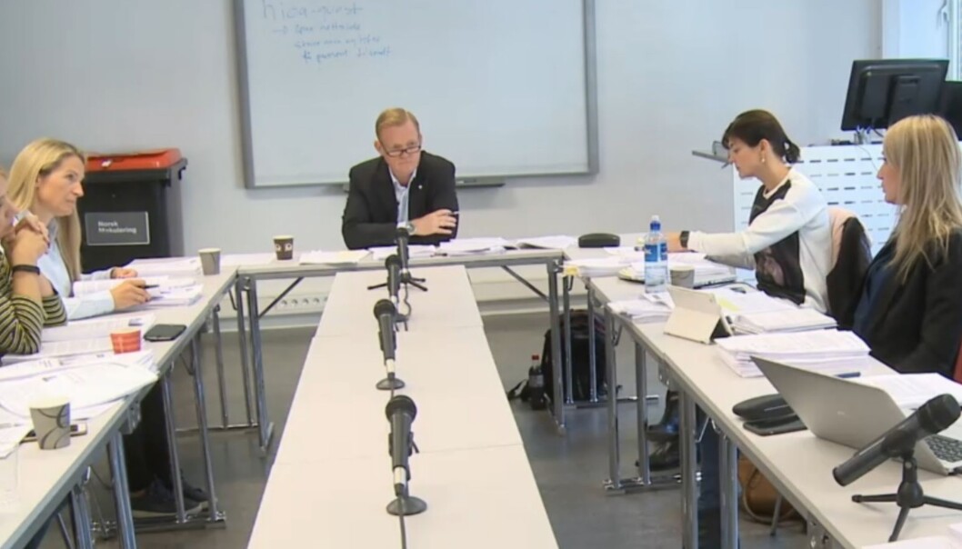 PFU behandlet i alt åtte klager fra Mina Ghabel Lunde mot redaksjoner som omtalte avsløringen av @Twitter-kontoen @fruhjorth. Behandlingen ble ledet av Alexander Øystå. Foto: Journalistens stream/Tor Torgersen PFU behandlet i alt åtte klager fra Mina Ghabel Lunde mot redaksjoner som omtalte avsløringen av @Twitter-kontoen @fruhjorth. Behandlingen ble ledet av Alexander Øystå. Foto: Journalistens stream/Tor Torgersen