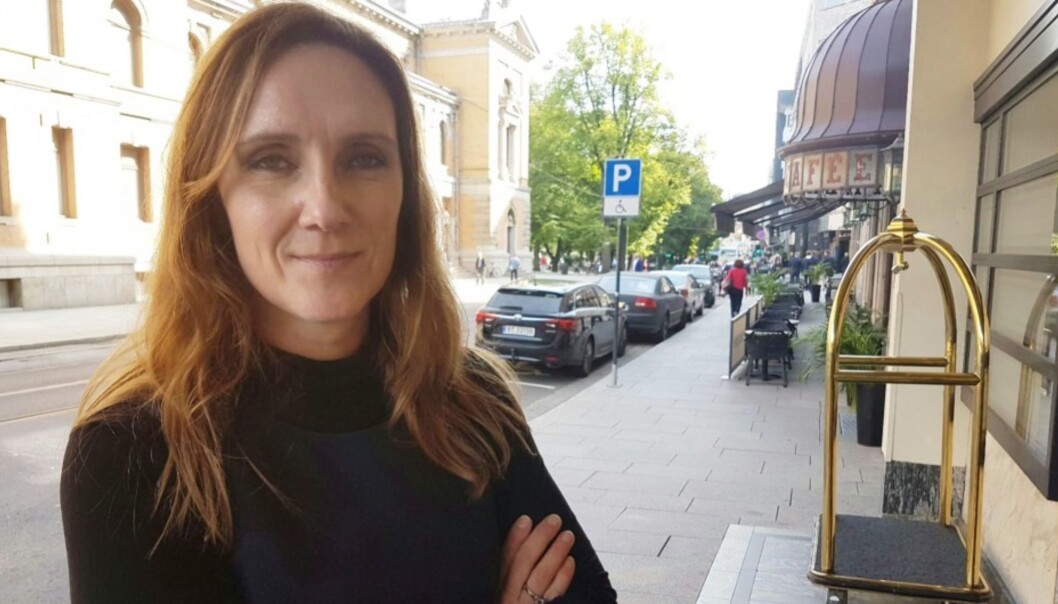 Konserntillitsvalgt og styremedlem i Amedia, Eva Stenbro, får full støtte fra tillitsvalgtkolleger i konsernet, i sin kritikk av den ekstra lønnsutbetalingen til ledere i konsernet. Foto: Bjørn Åge Mossin Konserntillitsvalgt og styremedlem i Amedia, Eva Stenbro, får full støtte fra tillitsvalgtkolleger i konsernet, i sin kritikk av den ekstra lønnsutbetalingen til ledere i konsernet. Foto: Bjørn Åge Mossin