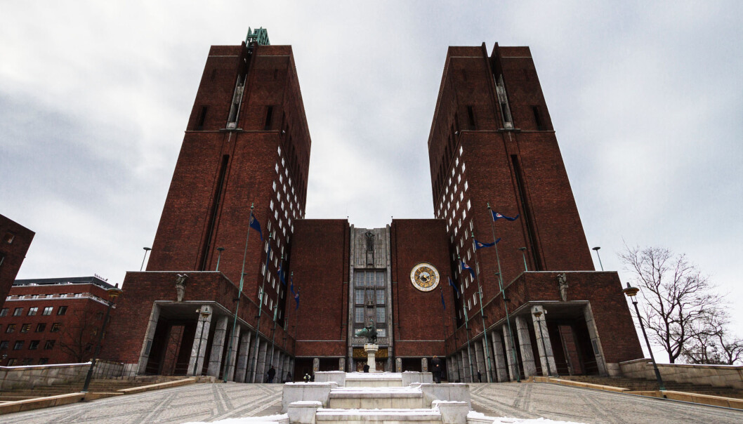 Stikkprøver viser at innsynskrav og klager på hemmelighold i Oslo kommune ikke blir behandlet før det er gått flere uker, og noen ganger måneder. Stikkprøver viser at innsynskrav og klager på hemmelighold i Oslo kommune ikke blir behandlet før det er gått flere uker, og noen ganger måneder.