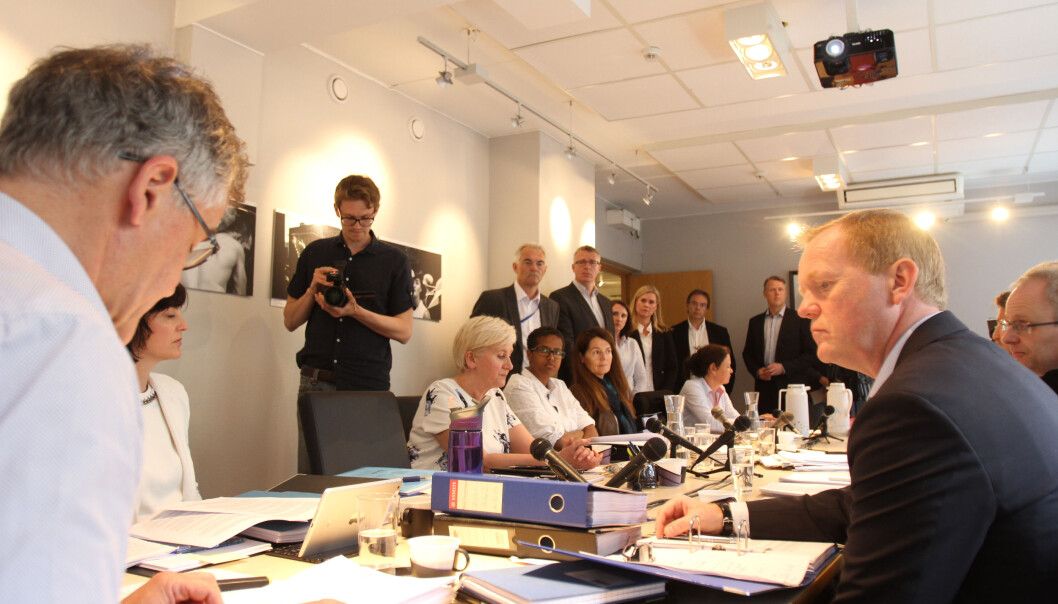 PFU-leder Alf Bjarne Johnsen (til venstre) vil bli sendt på gangen, det gjør neppe Vi Menns Alex Øystå (til høyre). Her fra behandlingen av den såkalte PFU-leder Alf Bjarne Johnsen (til venstre) vil bli sendt på gangen, det gjør neppe Vi Menns Alex Øystå (til høyre). Her fra behandlingen av den såkalte
