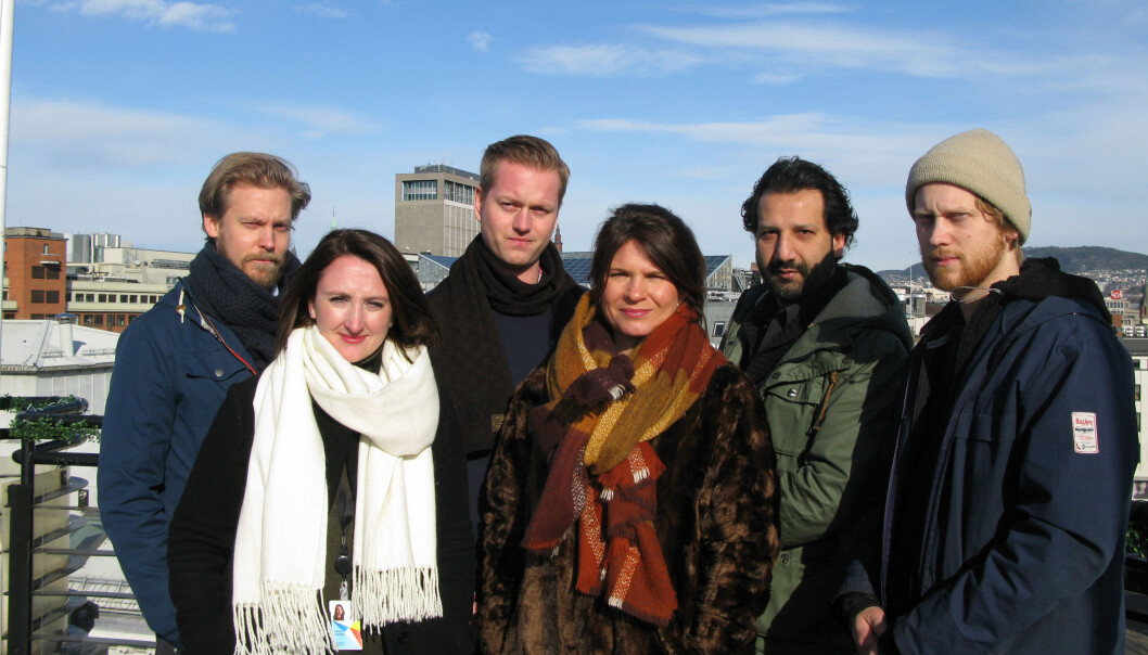 Jonas Fabritius Christofferse, Hanne Taalesen, Finn Erik Robstad, Ane Rostad Stokholm, Kadafi Zaman og Ola Haram. Foto: Martin Huseby Jensen Jonas Fabritius Christofferse, Hanne Taalesen, Finn Erik Robstad, Ane Rostad Stokholm, Kadafi Zaman og Ola Haram. Foto: Martin Huseby Jensen