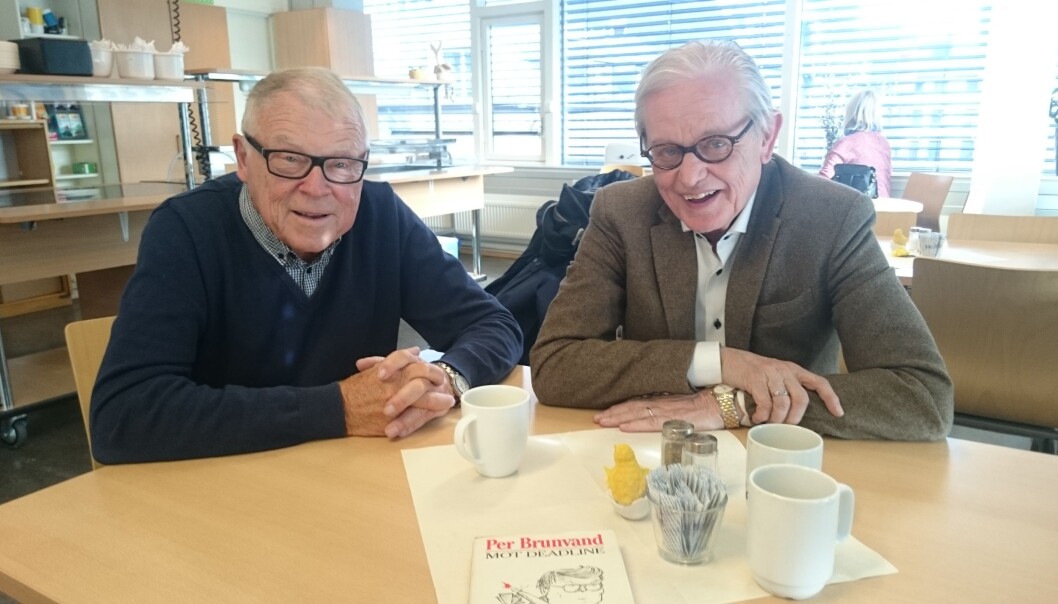 DET SISTE BESØKET: Per Brunvand (t.v.) på besøk i Dagsavisen tidligere i år. Sammen med Arne Strand (t.h.) og Dagsavisen-sjef Eirik Hoff Lysholm gikk Brunvand engasjert gjennom avisens utgavesatsinger. Han var spesielt opptatt av nysatsingen på Rogalands Avis, en avis han ledet i fem år på 70-tallet. FOTO: EIRIK HOFF LYSHOLM DET SISTE BESØKET: Per Brunvand (t.v.) på besøk i Dagsavisen tidligere i år. Sammen med Arne Strand (t.h.) og Dagsavisen-sjef Eirik Hoff Lysholm gikk Brunvand engasjert gjennom avisens utgavesatsinger. Han var spesielt opptatt av nysatsingen på Rogalands Avis, en avis han ledet i fem år på 70-tallet. FOTO: EIRIK HOFF LYSHOLM