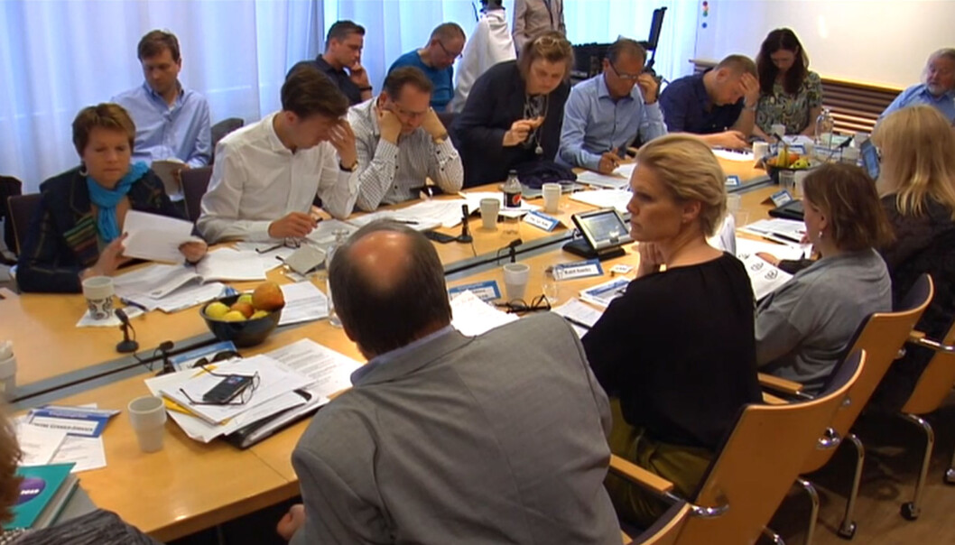 Kringkastingsrådet. Skjermdump fra NRKs nettsending. Kringkastingsrådet. Skjermdump fra NRKs nettsending.