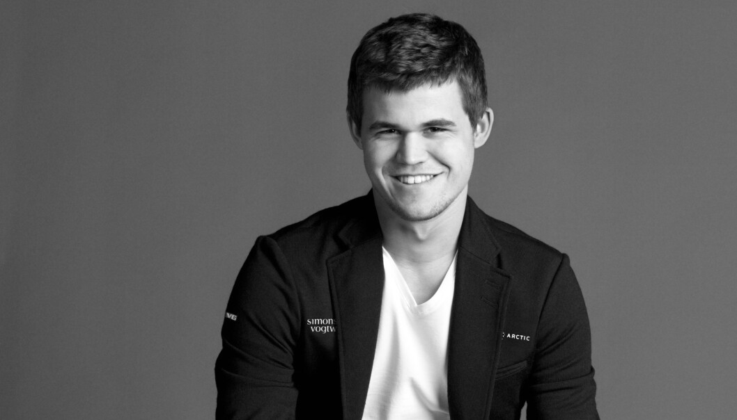 Verdensmester Magnus Carlsen debuterer som programleder på TV. Foto: Catharina Caprino Verdensmester Magnus Carlsen debuterer som programleder på TV. Foto: Catharina Caprino