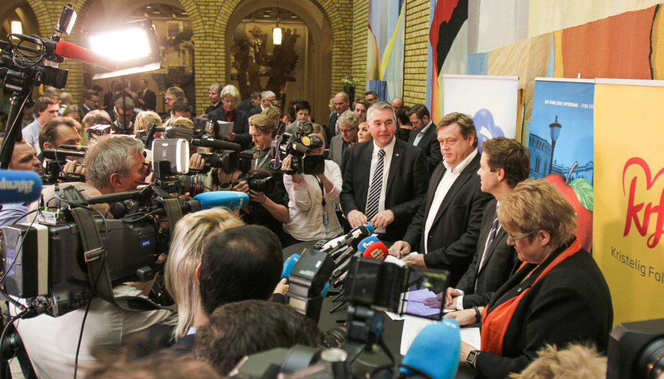 Parlamentariske ledere og partiledere presenterer budsjettavtalen for 2015. Foto: Kathrine Geard