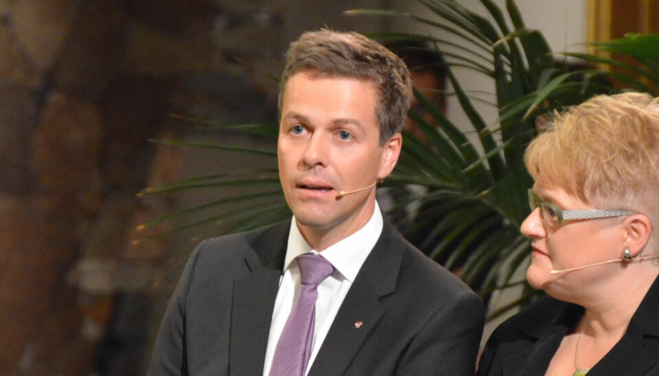 Knut Arild Hareide og KrF vil gi NRK 73 kroner mer neste år. Det sier Venstre og leder Trine Skei Grande nei til. Foto: Stortinget/Flickr.com