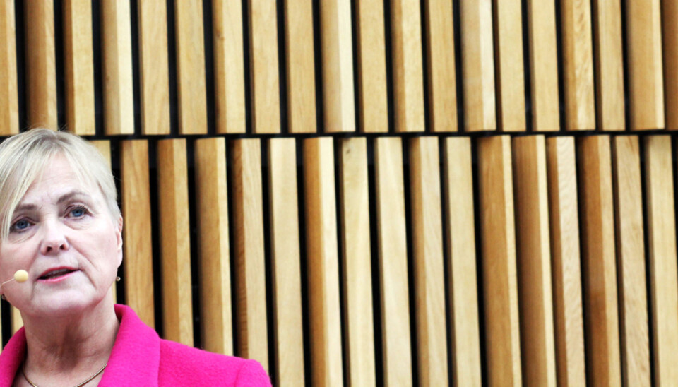 Stortingsrepresentantene mener Regjeringen ved kulturminister Thorhild Widvey burde lytte til Stortinget i spørsmålet om moms. Det nærmer seg flertall for null-moms. FOTO: Birgit Dannenberg Stortingsrepresentantene mener Regjeringen ved kulturminister Thorhild Widvey burde lytte til Stortinget i spørsmålet om moms. Det nærmer seg flertall for null-moms. FOTO: Birgit Dannenberg