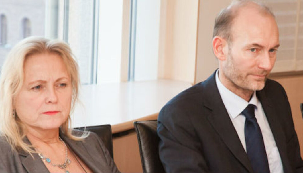 Kulturminister Thorhild Widvey har fått godkjenning til endringer i pressestøtten av ESA. Her sammen med statssekretær Knut Olav Åmås. Foto:Kathrine Geard Kulturminister Thorhild Widvey har fått godkjenning til endringer i pressestøtten av ESA. Her sammen med statssekretær Knut Olav Åmås. Foto:Kathrine Geard