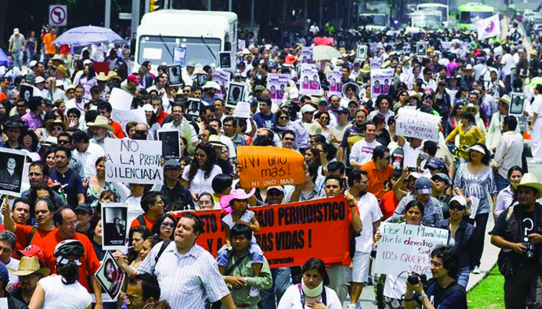 Mexikanske journalister demonstrerer mot bortføringer og drap på deres kolleger. Foto: Keith Dannemiller for John S. and James L. Knight Foundation/Flickr Commons