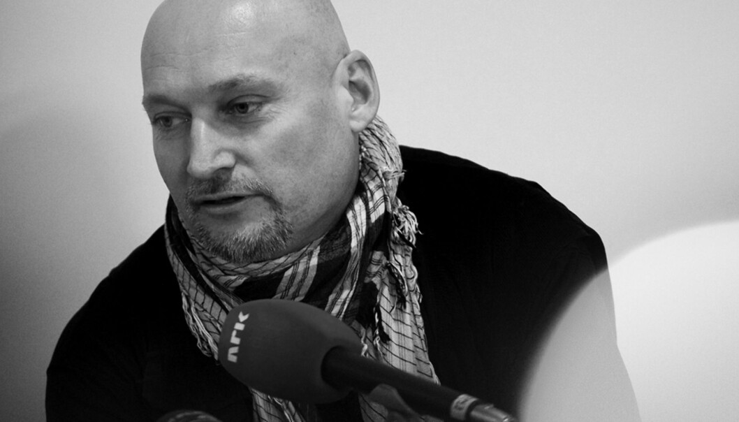 Pål Refsdal mener det er en fare for utenriksdekningen når journalister i Norge ikke er kritiske i valg av kilder når de oversetter utenlandske medier. Her fra pressekonferansen i Arendal etter sin løslatelse etter han ble kidnappet i Afghanistan. Foto: Sondre Sten Holvik Pål Refsdal mener det er en fare for utenriksdekningen når journalister i Norge ikke er kritiske i valg av kilder når de oversetter utenlandske medier. Her fra pressekonferansen i Arendal etter sin løslatelse etter han ble kidnappet i Afghanistan. Foto: Sondre Sten Holvik