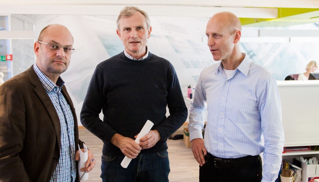 LEDERTRIO: Fra venstre Morten Rød, Nils Gauslaa og Øyvind Klausen er klare med ny betalingsmodell for Agderposten. Foto: Kathrine Geard LEDERTRIO: Fra venstre Morten Rød, Nils Gauslaa og Øyvind Klausen er klare med ny betalingsmodell for Agderposten. Foto: Kathrine Geard
