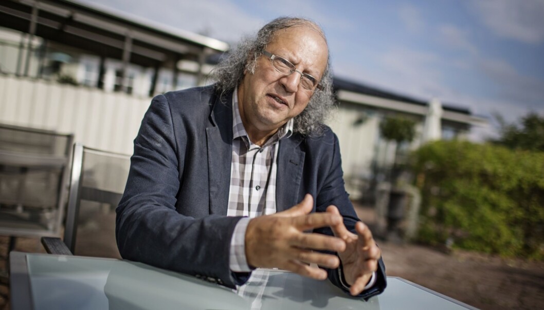 Jim Boumelha gikk nylig av etter ni år som leder av IFJ. Nå er han valgt til IFJ-kasserer, noe lederen av Dansk Journalistforbund likte dårlig. Foto: Tor Johnsson, svenske Journalisten Jim Boumelha gikk nylig av etter ni år som leder av IFJ. Nå er han valgt til IFJ-kasserer, noe lederen av Dansk Journalistforbund likte dårlig. Foto: Tor Johnsson, svenske Journalisten
