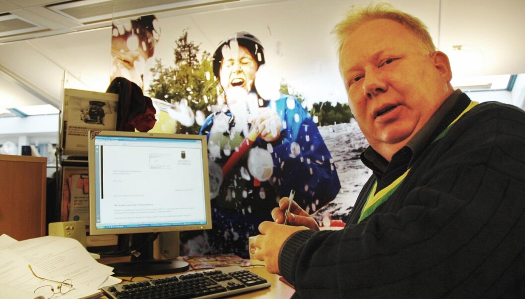 SKEPTISK: – Gmail er nok et sikkert epostsystem, men kildevernet er en utfordring, mener DT-journalist og NJ-tillitsvalgt Lars Johnsen. Foto: Kristine G. Kjelsrud, Drammens Tidende SKEPTISK: – Gmail er nok et sikkert epostsystem, men kildevernet er en utfordring, mener DT-journalist og NJ-tillitsvalgt Lars Johnsen. Foto: Kristine G. Kjelsrud, Drammens Tidende