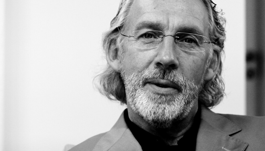 Carl Erik Grimstad er journalist og forfatter. Han er utdannet statsviter fra Universitetet i Oslo og underviser i presseetikk ved Norges Kreative Fagskole.20100908 Carl Erik Grimstad er journalist og forfatter. Han er utdannet statsviter fra Universitetet i Oslo og underviser i presseetikk ved Norges Kreative Fagskole.20100908