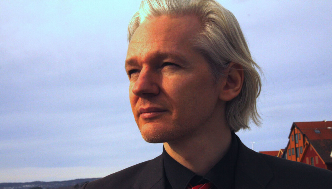 Det ble lest opp en uttalelse fra Wikileaks-grunnlegger Julian Assange under pressekonferansen i London. Dette bildet ble tatt da han gjestet Skup-konferansen i 2010. Foto: Espen MoeJournalistprofessor mener voldtektsanklagen mot Julian Assange ikke skulle vært publisert så fort. Kokkvold er ikke enig. 20100823Brukt på nett Det ble lest opp en uttalelse fra Wikileaks-grunnlegger Julian Assange under pressekonferansen i London. Dette bildet ble tatt da han gjestet Skup-konferansen i 2010. Foto: Espen MoeJournalistprofessor mener voldtektsanklagen mot Julian Assange ikke skulle vært publisert så fort. Kokkvold er ikke enig. 20100823Brukt på nett