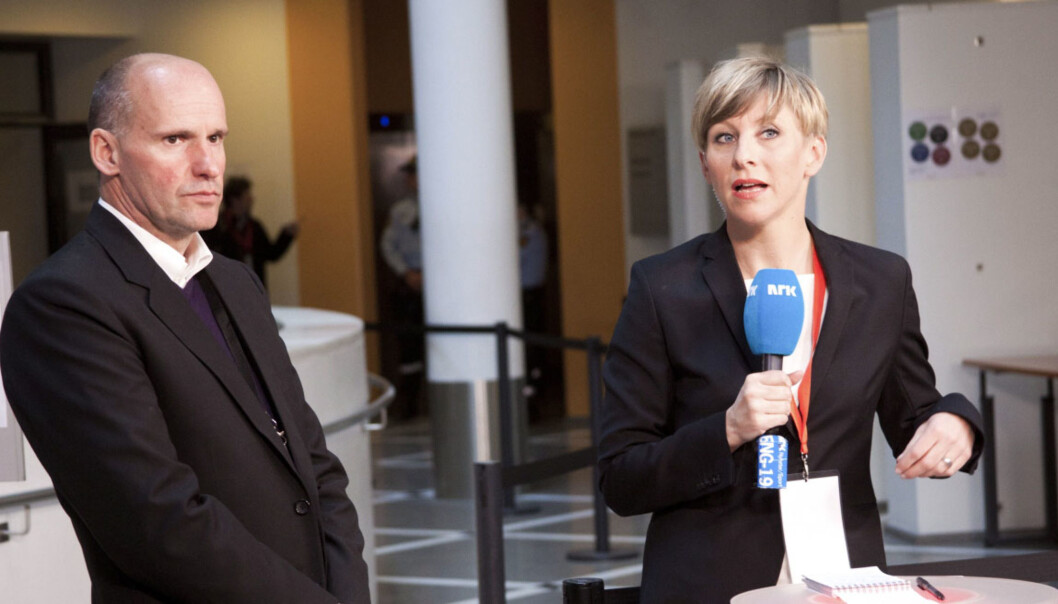 Reporter Annemarte Moland i NRK intervjuer advokat Geir Lippestad tidligere under rettssaken. Foto:Kathrine Geard. Reporter Annemarte Moland i NRK intervjuer advokat Geir Lippestad tidligere under rettssaken. Foto:Kathrine Geard.