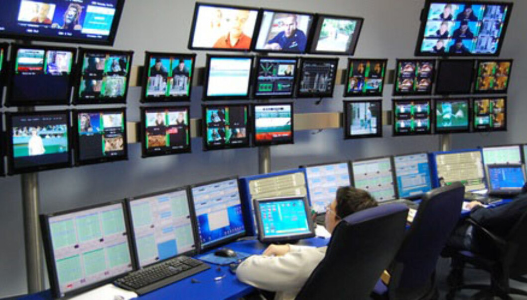 Ansatte ved TV-kanalen i HBO i Ungarn overvåker TV-sendingene. Foto: HBO Central Europe/Wikimedia Commons Ansatte ved TV-kanalen i HBO i Ungarn overvåker TV-sendingene. Foto: HBO Central Europe/Wikimedia Commons