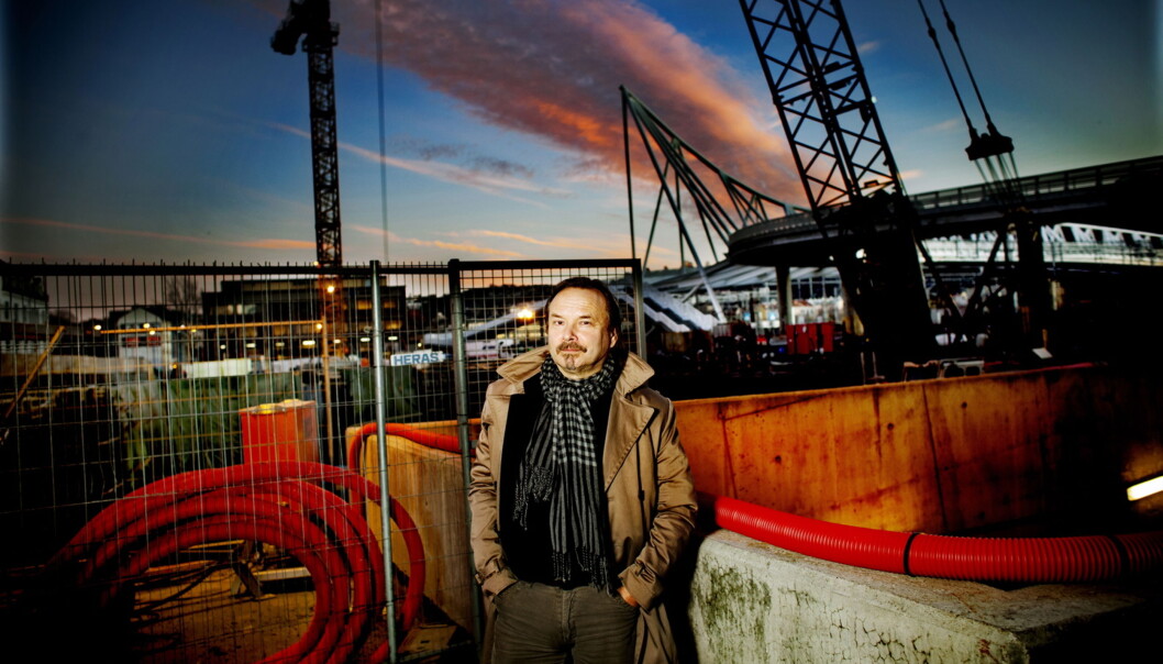 Vitenskapsjournalist Bjørn Vassnes i Klassekampen mener vi trenger kunnskap for å sette informasjon i sammenheng. Foto: Anniken C. Mohr Vitenskapsjournalist Bjørn Vassnes i Klassekampen mener vi trenger kunnskap for å sette informasjon i sammenheng. Foto: Anniken C. Mohr