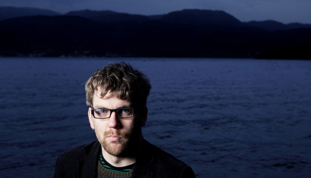 Etter at journalist Øyvind Strømmen for noen år siden kom over bloggeren Fjordman har han fulgt nøye med fra sitt tilhodssted ved Samangerfjorden. Foto: Paul S. Amundsen Etter at journalist Øyvind Strømmen for noen år siden kom over bloggeren Fjordman har han fulgt nøye med fra sitt tilhodssted ved Samangerfjorden. Foto: Paul S. Amundsen