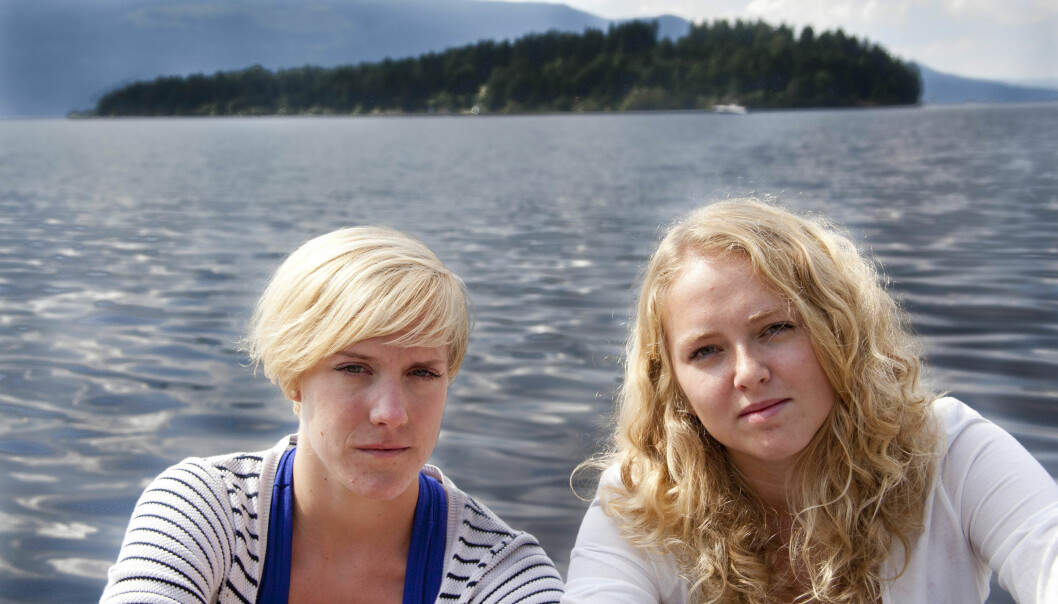 Karoline Aursland og Margrethe Håland Solheim i Ringerikes Blad. Foto: Kathrine Geard