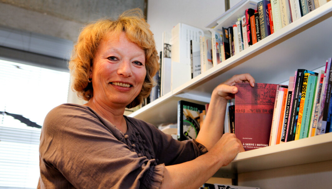 pionerkvinnene: Pressehistoriker og amanuensis Else-Beth Roaldsø ved Universitetet i Stavanger har gransket pionerkvinnenes innsats i norske aviser. Hver av de fire store regionavisene hadde sin sterke vinne i redaksjonen fra mellomkrigsårene. Foto: Per Lars Tonstad pionerkvinnene: Pressehistoriker og amanuensis Else-Beth Roaldsø ved Universitetet i Stavanger har gransket pionerkvinnenes innsats i norske aviser. Hver av de fire store regionavisene hadde sin sterke vinne i redaksjonen fra mellomkrigsårene. Foto: Per Lars Tonstad
