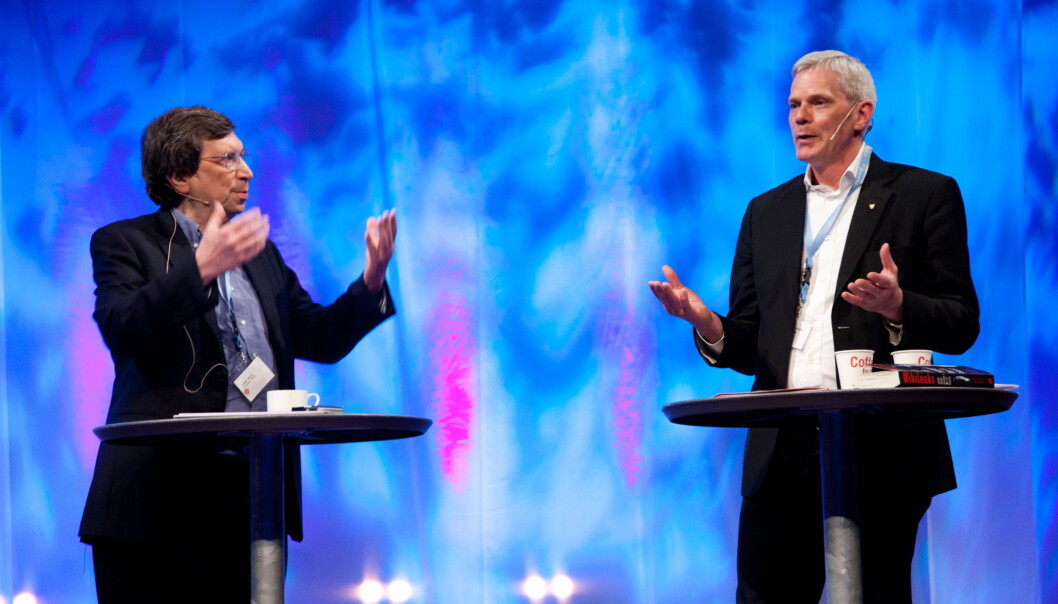 The Guardians graveredaktør David Leigh i het debatt med Wikileaks talsmann Kriostinn Hrafnsson The Guardians graveredaktør David Leigh i het debatt med Wikileaks talsmann Kriostinn Hrafnsson
