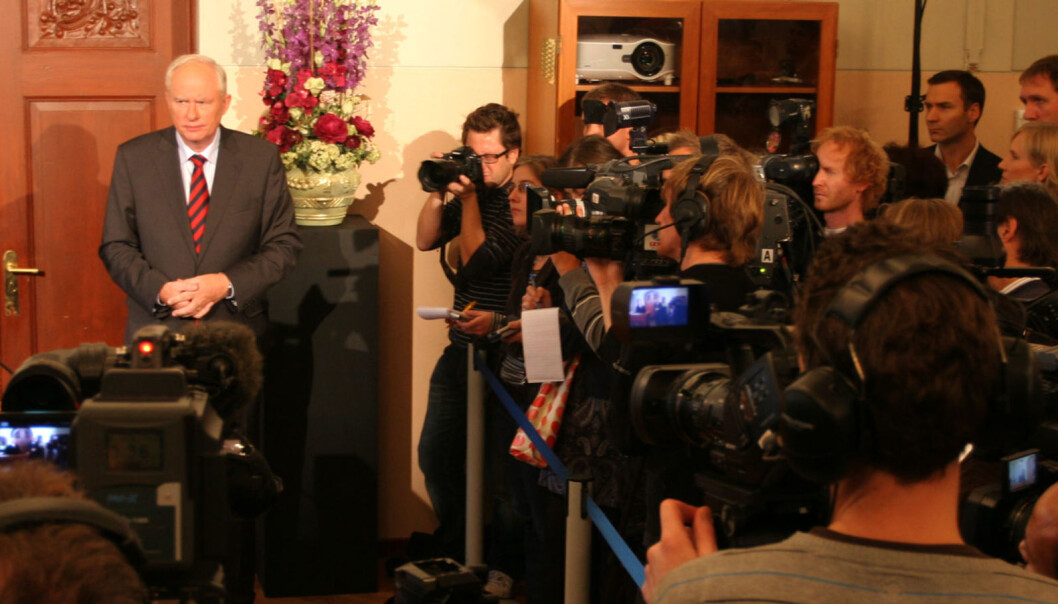 Torbjørn Jagland kunngjør at årets fredspris går til Liu Xiaobo. Foto: Martin Huseby Jensen. Torbjørn Jagland kunngjør at årets fredspris går til Liu Xiaobo. Foto: Martin Huseby Jensen.