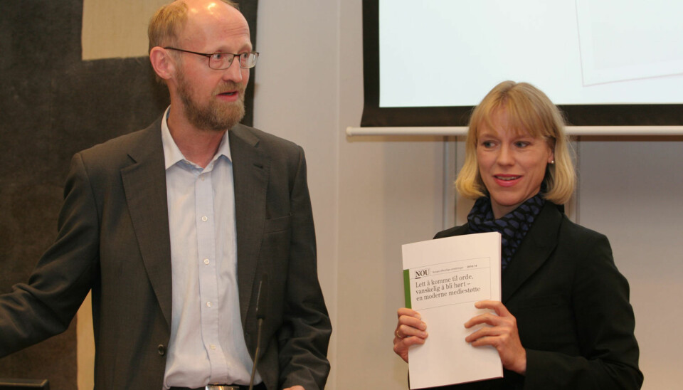 Utvalgsleder Yngve Slettholm og kulturminister Anniken Huitfeldt. Foto: Martin Huseby Jensen.