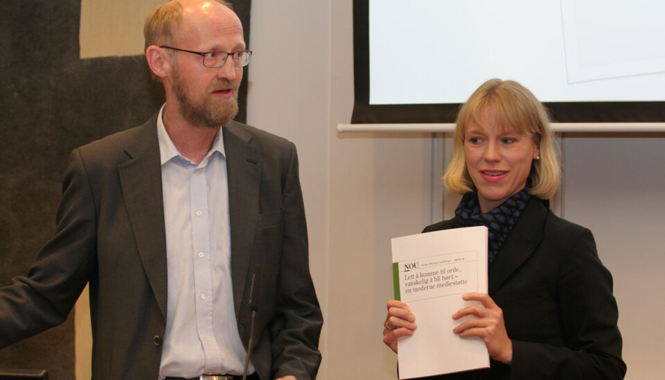 Utvalgsleder Yngve Slettholm og kulturminister Anniken Huitfeldt. Foto: Martin Huseby Jensen. Utvalgsleder Yngve Slettholm og kulturminister Anniken Huitfeldt. Foto: Martin Huseby Jensen.