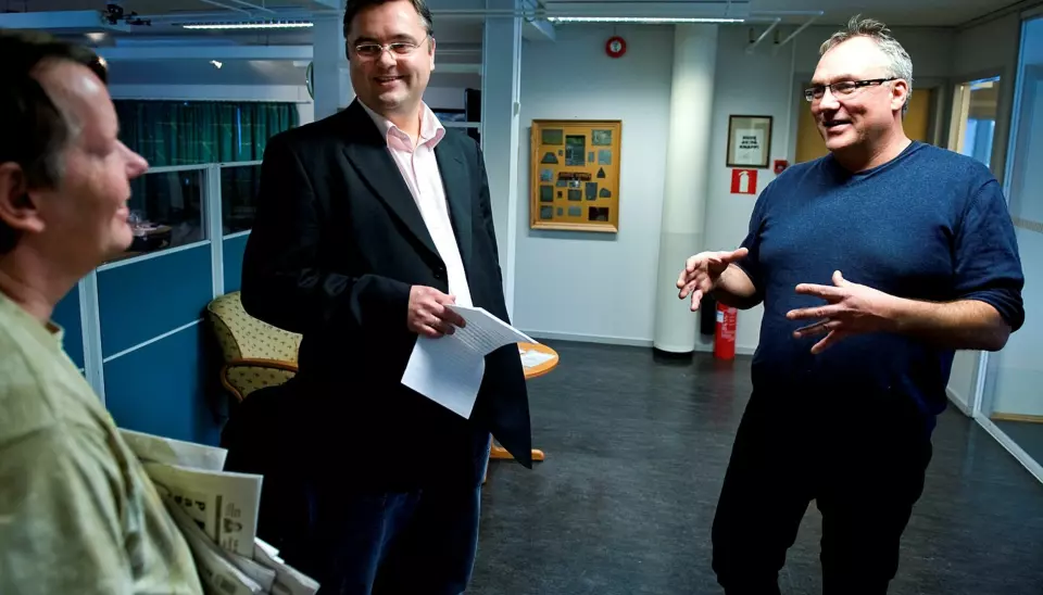 Tor Strand (t.h.) slutter som redaksjonssjef i Dalane Tidende. Før påske sluttet også redaktør Kjetil Stormark i avisen. Foto: Jan Inge Haga