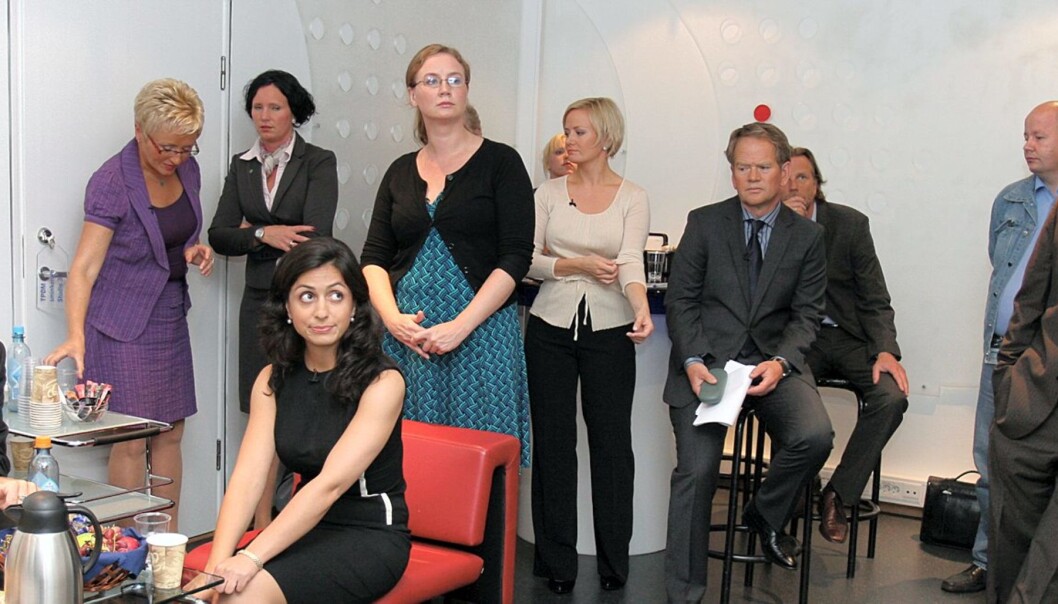 Politikere, rådgivere og journalister sammen på bakrommet under en av NRKs valgsendinger 20. august. Bildet er brukt som illustrasjon. Foto: Birgit Dannenberg Politikere, rådgivere og journalister sammen på bakrommet under en av NRKs valgsendinger 20. august. Bildet er brukt som illustrasjon. Foto: Birgit Dannenberg